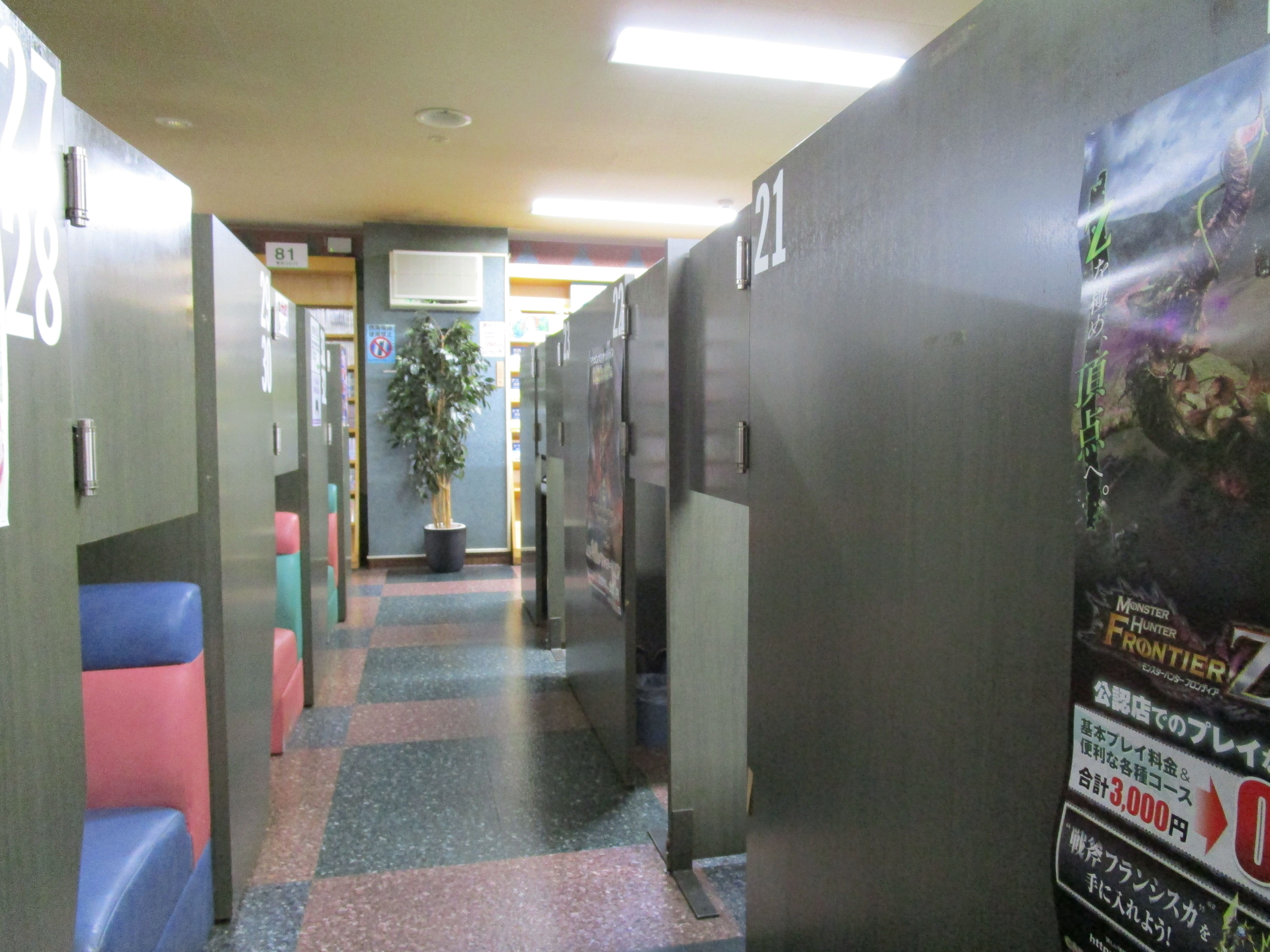 区画席飲食店廊下